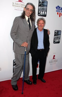 Peter Mayhew, El Actor De Chewbacca Y Harrison Ford