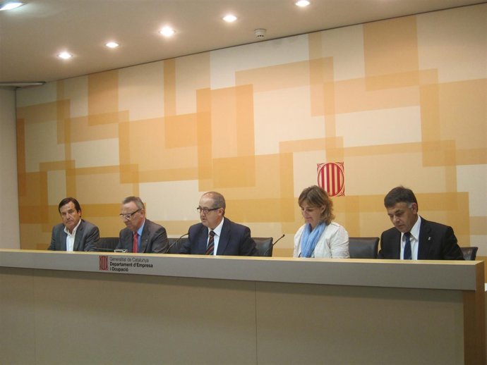 El conseller Felip Puig con representantes turísticos