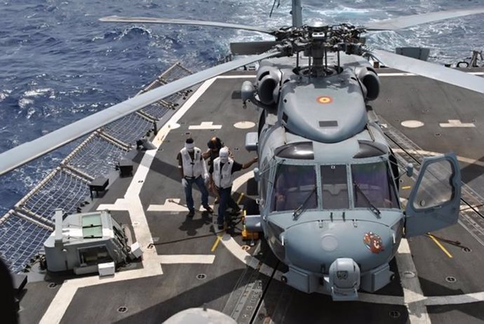 Helicóptero de la fragata 'Numancia' que trasladó a los heridos