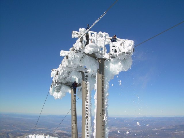 Remonte en Sierra nevada con hielo