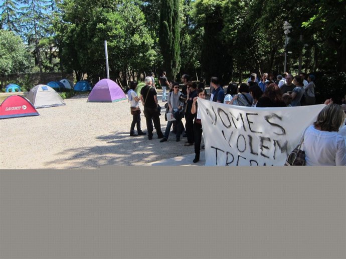 Interinos PAS de la UPC acampan ante el rectorado en contra de los despidos