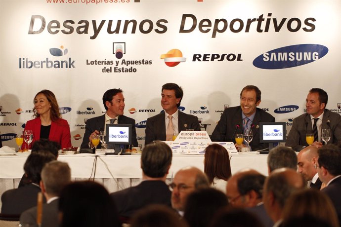 Desayunos Deportivos, Cayetano Martínez de Irujo, José Javier Gómez, Llorente
