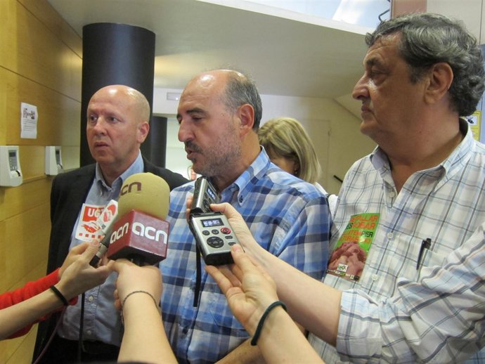 Xavier Casas (UGT), Xesús González (CC.OO.) y Luis Blanco (IAC)