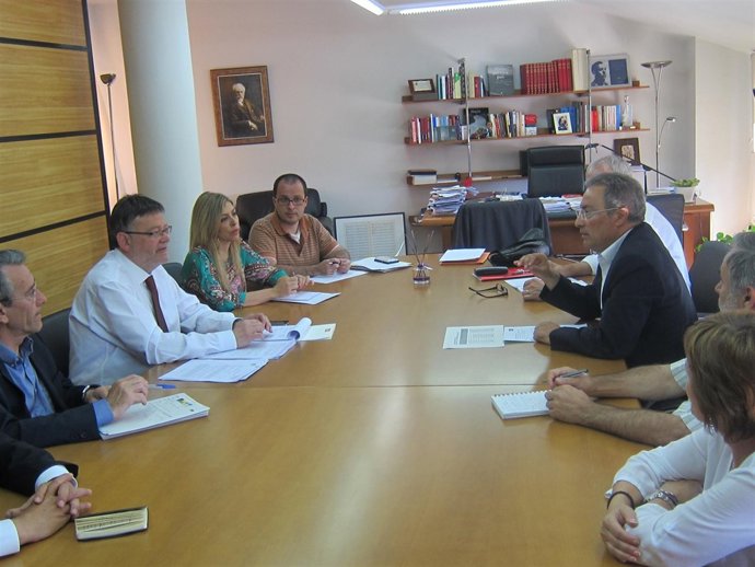 Ximo Puig y Paco Molina con otros miembros del PSPV y de CCOO PV