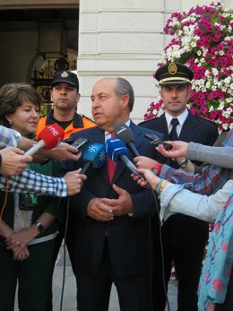 El alcalde de Granada, José Torres Hurtado.