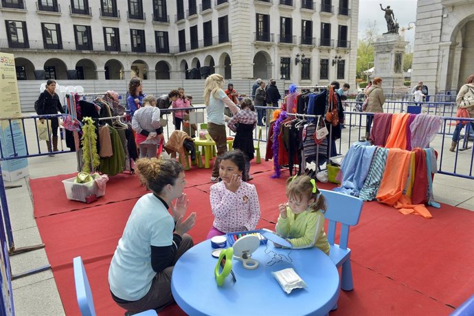 Celebración del Día Internacional del Juego en la Plaza Porticada