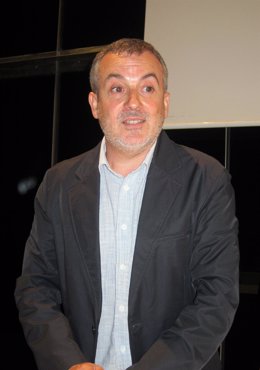 El nuevo director del Musac, Manuel Olveira, durante su presentación