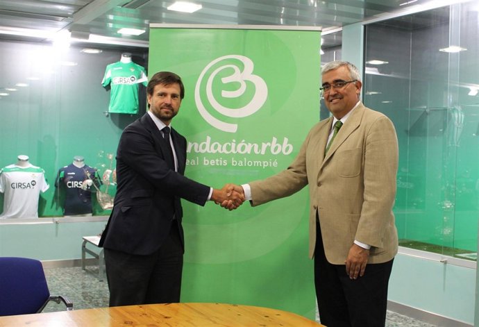 La US y la Fundación Real Betis acuerdan desarrolar actividades