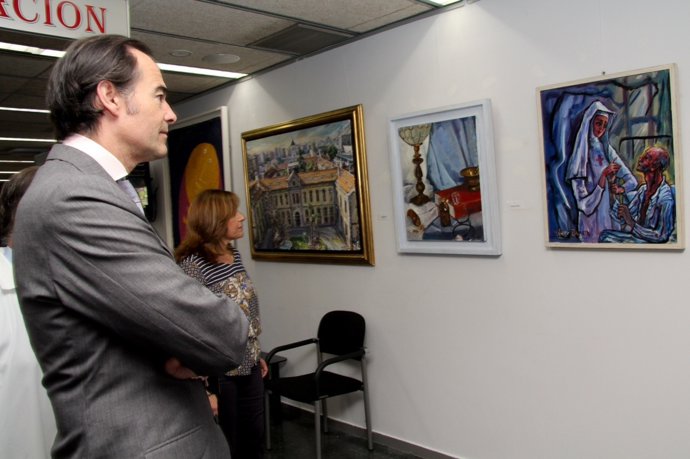 Llombart durante su visita al Hospital Provincial de Castellón