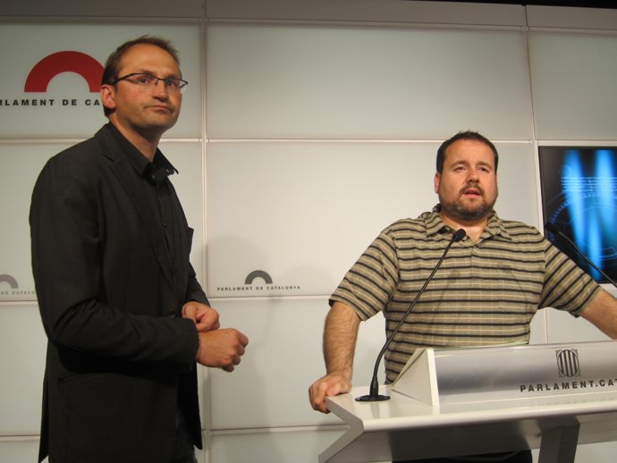 El líder de ICV, Joan Herrera, y el de EUiA en el Parlament, Joan Mena