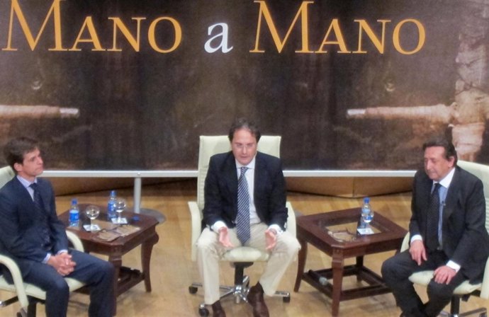 El Juli y Alfonso Ussía en el Mano a Mano de Cajasol