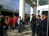 La huelga en Ferrolterra transcurre sin incidentes destacados y con un seguimiento "mayoritario", según los sindicatos