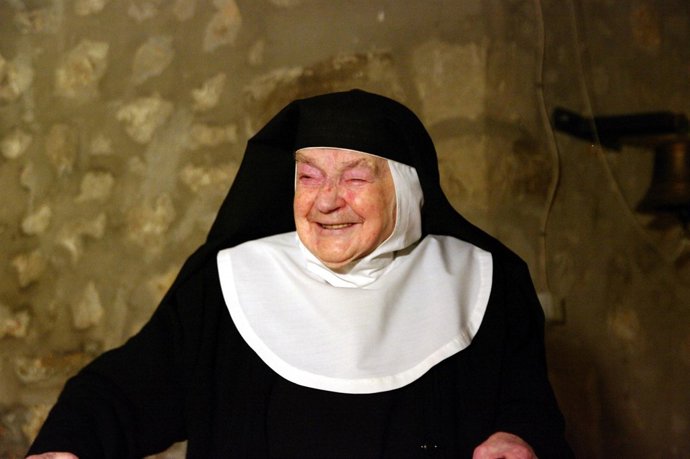 Sor Teresita, Monja Española Con El Record Mundial De Clausura