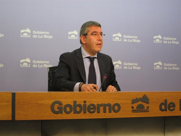 El consejero de Obras Públicas, Antonino Burgos, explica Red Transeuropeo