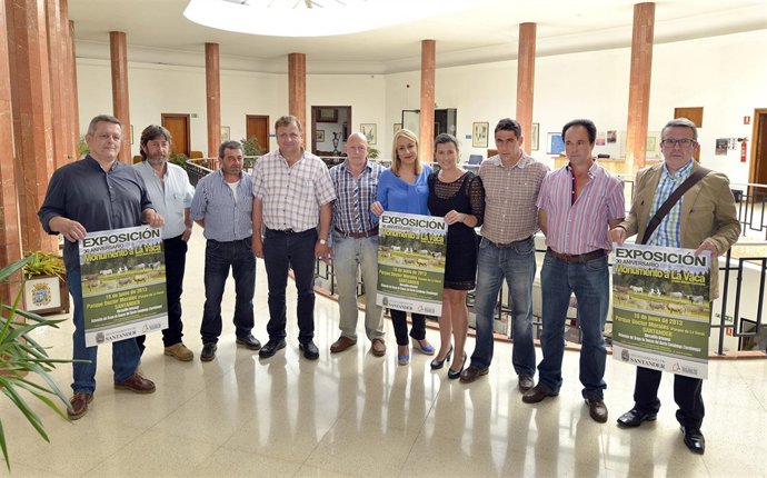 Presentación de la exposición del 30 aniversario del Monumento a la Vaca
