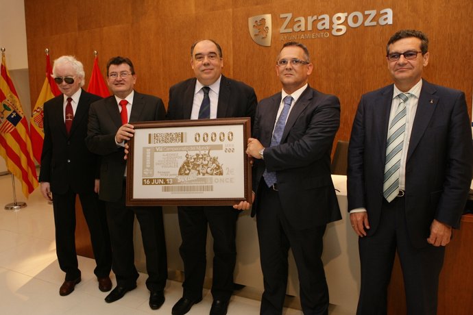 Cupón con imagen de la ciudad de Zaragoza, Capital mundial ajedrez para ciegos 