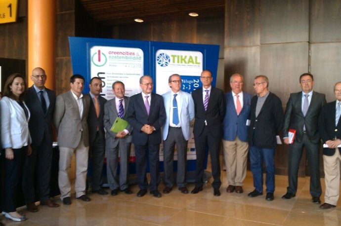 El alcalde de Málaga en el Palacio de Ferias y Congresos de Málaga