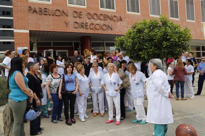 Manifestación de las limpiadoras del hospital Virgen de la Arrixaca