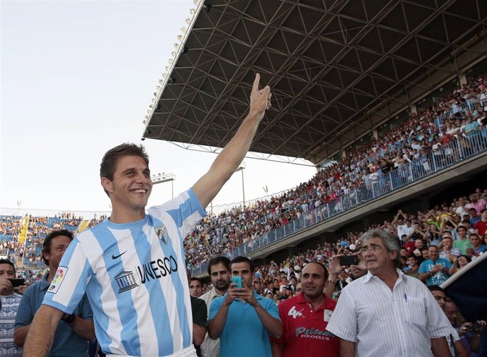 Joaquín En Su Presentación Con El Málaga