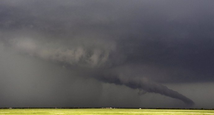 Imagen de uno de los tornados que han arrasado los alrrededores de Oklahoma