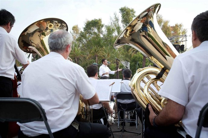 Banda Municipal en los jardines del Palau