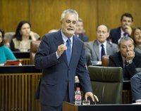 Griñán ofrece a Zoido un pacto para "defender a Andalucía ante el Gobierno" como el de Rajoy y Rubalcaba ante la UE