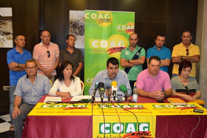Góngora, junto a su ejecutiva, en rueda de prensa para criticar visita de Cañete