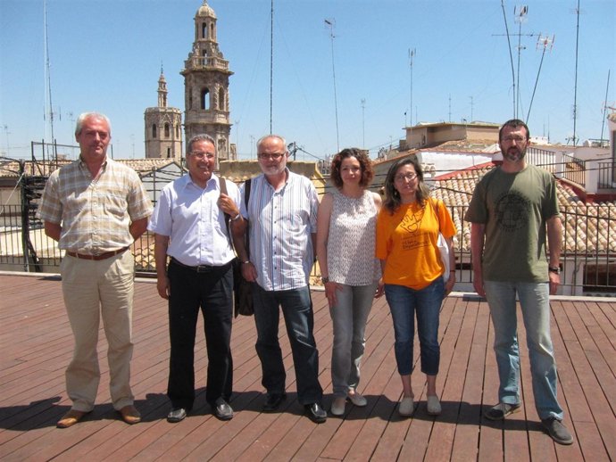 Representantes de sindicatos y Cimera Social del País Valencià.