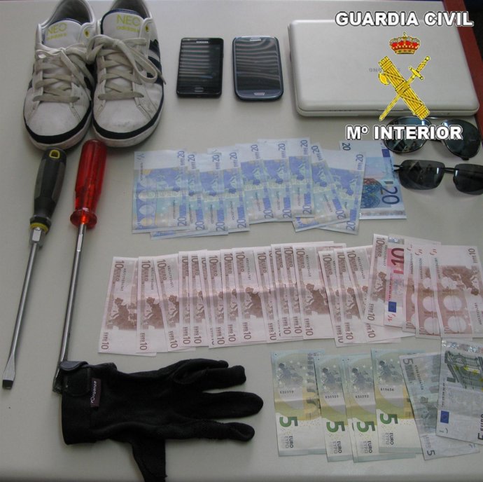 Efectos intervenidos por la Guardia Civil en la operación Maderas