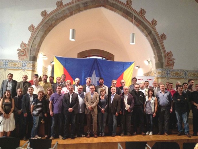 Reunión en el Vallès Oriental, con J.M.Vila d'Abadal (AMI) y C.Forcadell (ANC)