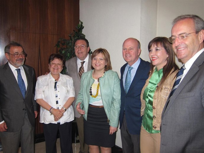 Los consellers Boig y Buch, junto a Pastor, Alonso, Garrigós y Jiménez
