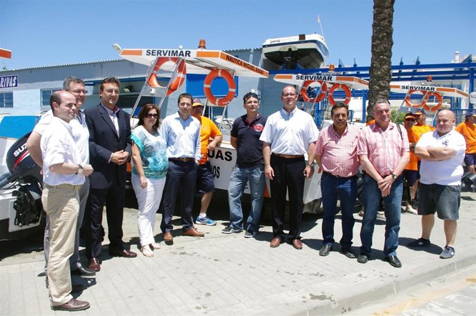 Oscar Medina con otros miembros de la Mancomunidad de la Axarquía