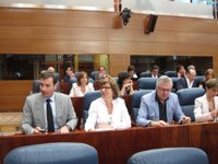 Menéndez dice a González que cortesía es "respeto a la ciudadanía y el interés general" y no regalos de la trama Gürtel