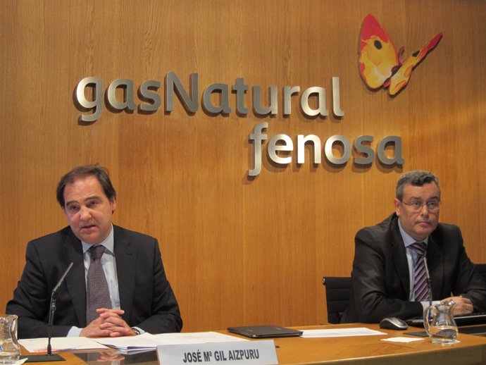 El dtor gnral de Gas Natural Distribución, J.M.Gil Aizpuru y A.Membrillo