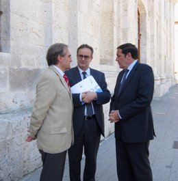 Sáez Aguado (d) y Bañares (i) antes de la presentación del informe