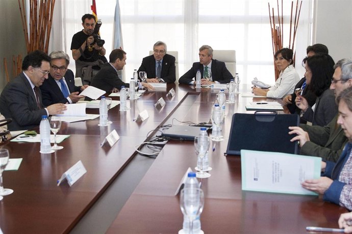 O vicepresidente da Xunta, Alfonso Rueda, o presidente do TSXG, Miguel Ángel Cad