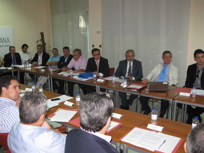 Representantes de la Conselleria de Agricultura y de municipios de La Ribera