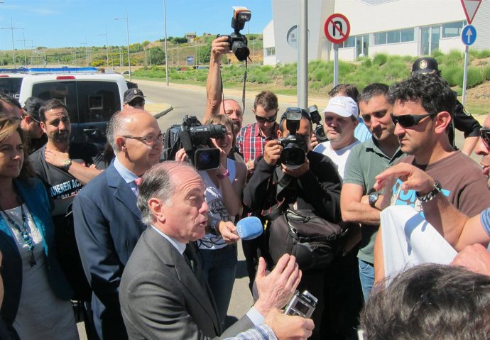 Villanueva habla con los mineros