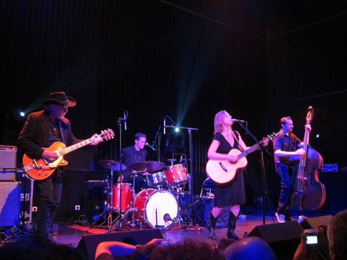 Eilen Jewell en concierto en Santiago.