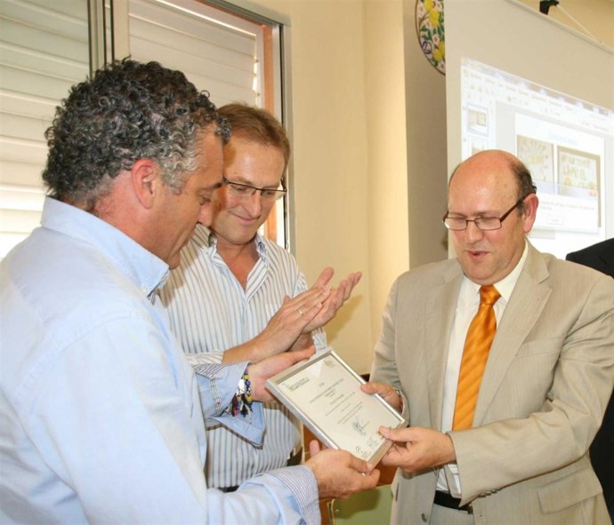 Entrega de premio Recapacicla