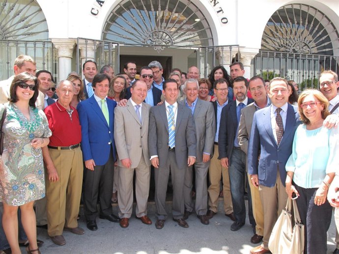 Los populares respaldan al nuevo alcalde de Sanlúcar.