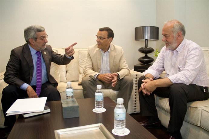 El presidente de la Diputación, Ignacio Caraballo, en una reunión. 