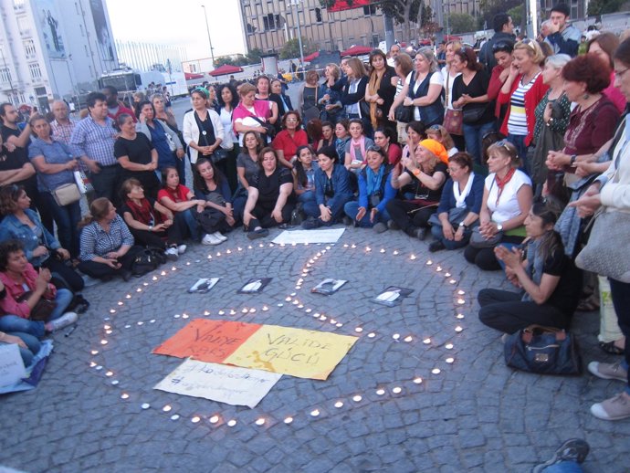 Homenaje a las víctimas de las protestas en Estambul