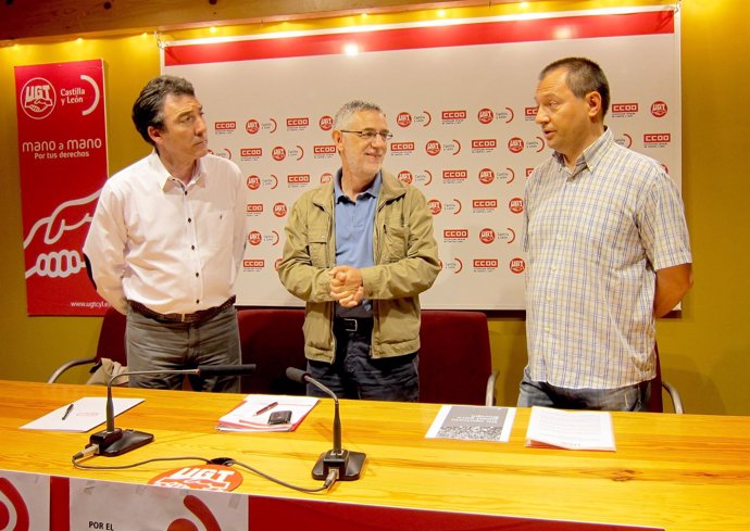 Ángel Hernández (I), Agustín Prieto (centro) y Marcelo José García (D)