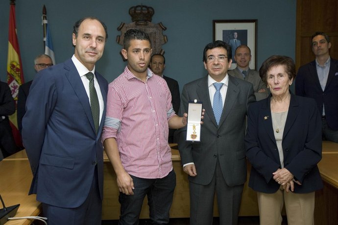 Entrega de la Medalla de Oro y el título de Hijo Predilecto a la familia