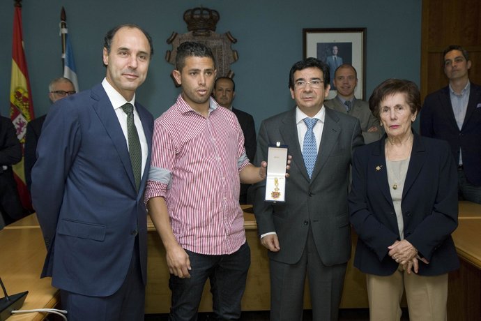 Entrega de la Medalla de Oro y el título de Hijo Predilecto a la familia