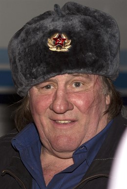 El actor Gerard Depardieu con un gorro ruso