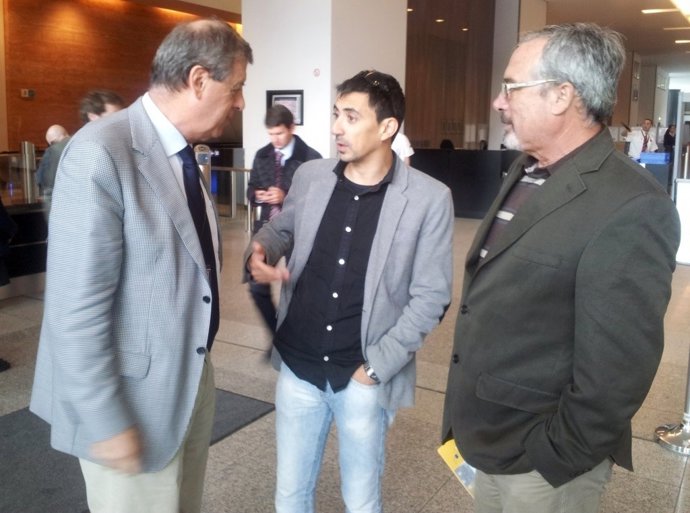 El eurodiputado de UOyD, Francisco Sosa Wagner, con ediles Serna y Sotomayor