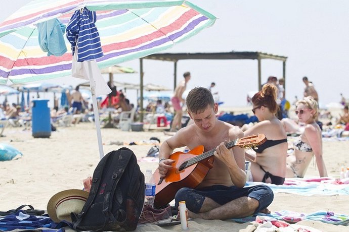 Fibers en una playa de Benicàssim