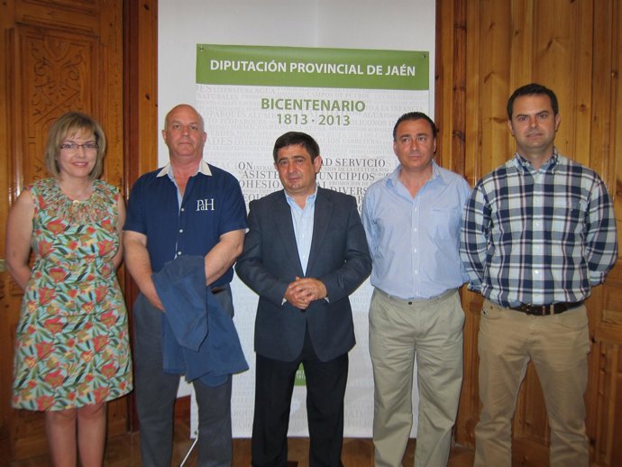 Reyes junto a Valero, Rodríguez, Ávila y la diputada de Agricultura hoy